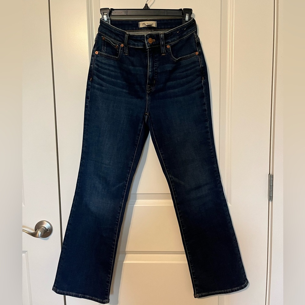 NWT! Madewell, Women’s Curvy Kick Out Crop, Size 27 Dark Blue Jeans